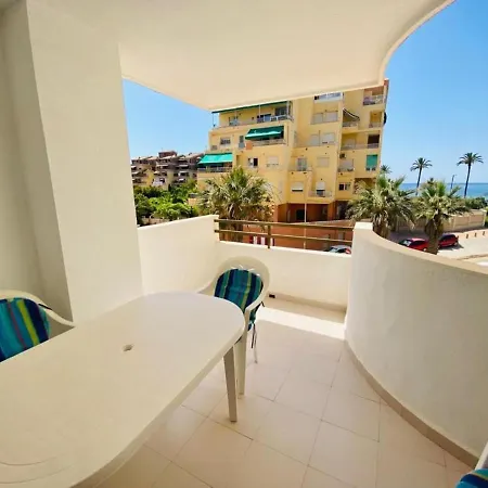 Beachfront In With Pool Сasa de vacaciones Salobreña