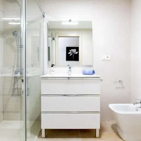 Сasa de vacaciones Beachfront In With Pool *